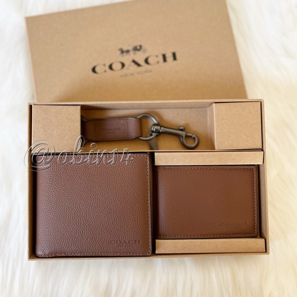 New in Box Coach Gift Boxed 3 in 1 Leather Wallet Key Fob Set